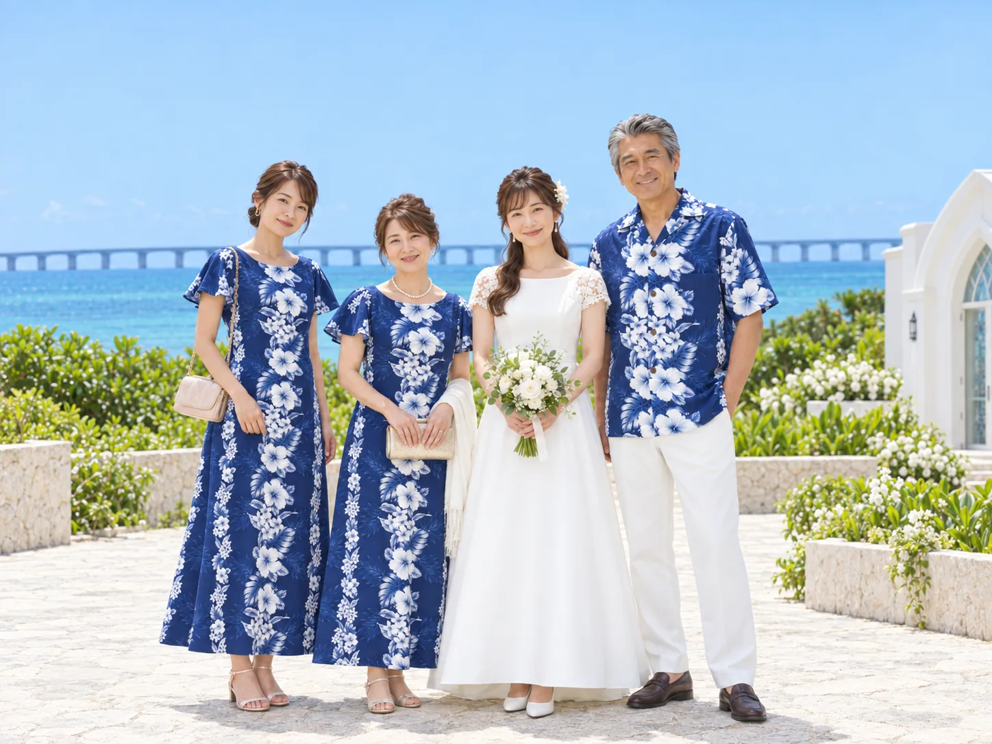 チャペル前に並ぶ、みさきの家族4人