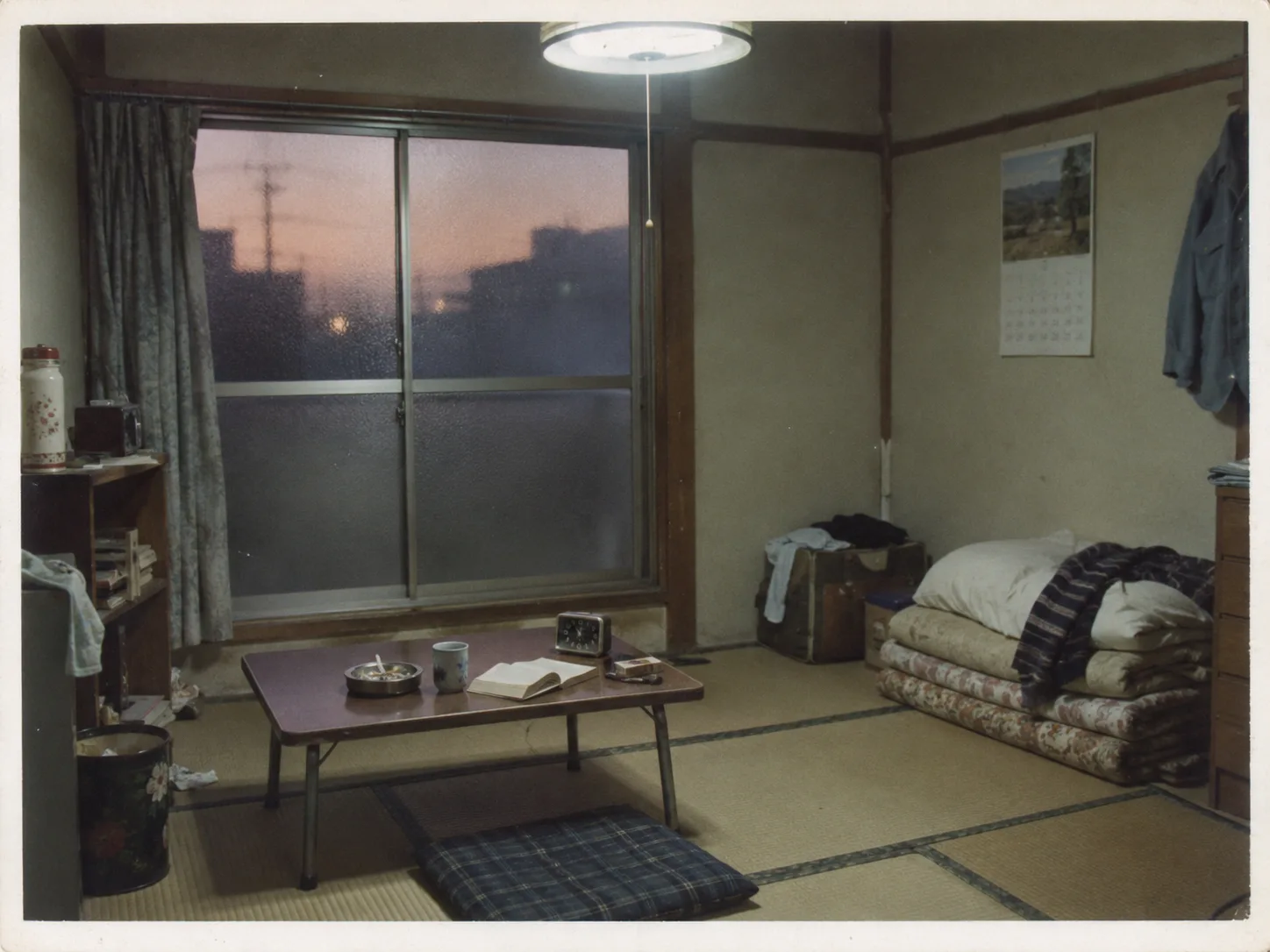 1983年ごろ、工場の独身寮の四畳半の部屋